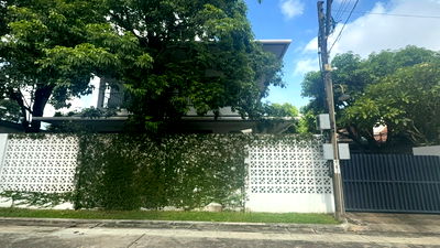 เช่าบ้านเดี่ยว วิทยาลัยพณิชยการอินทราชัย : บ้านเดี่ยวหลังใหญ่ พื้นที่เยอะ สงบ ส่วนตัว ติดทางด่วน ใกล้ทองหล่อ