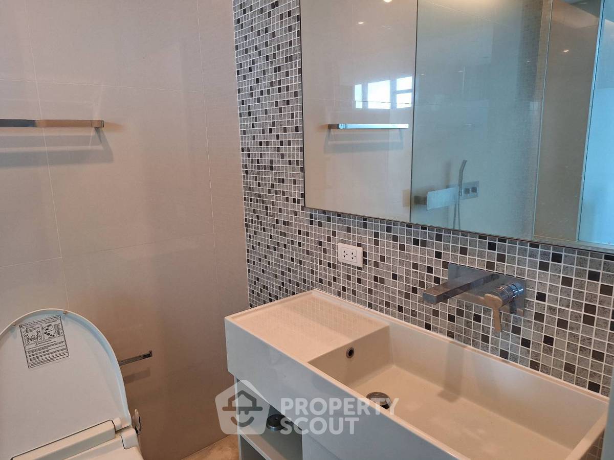 รูป คอนโด 1-ห้องนอน ที่ เดอะ รูม สุขุมวิท 21 ใกล้ MRT สุขุมวิท (ID 512940) - รูปที่ 12/12