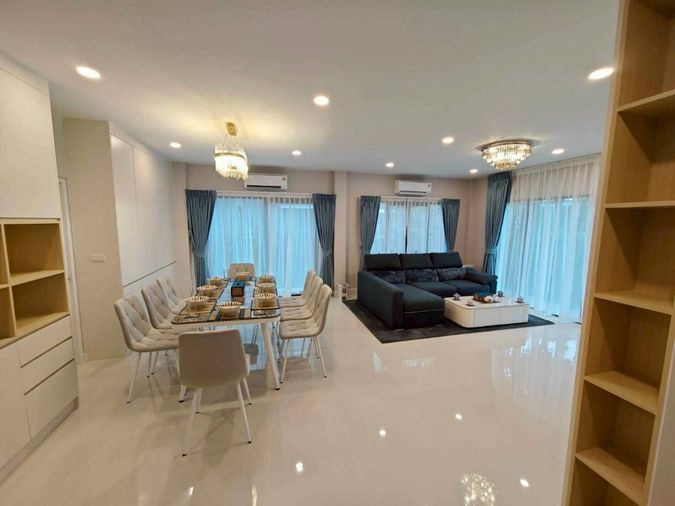 4-bed house for rent, 274 sqm, 64.2 sq wah, Centro Vibhavadi