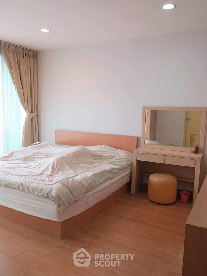 รูป คอนโด 1-ห้องนอน ที่ สีลมแกรนด์เทอเรส คอนโดมิเนียม ใกล้ BTS ศาลาแดง (ID 547017) - รูปที่ 1/11