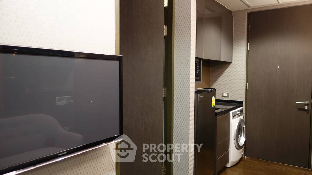 รูป คอนโด 1-ห้องนอน ที่ เดอะ ลุมพินี 24 ใกล้ BTS พร้อมพงษ์ (ID 825468) - รูปที่ 1/6