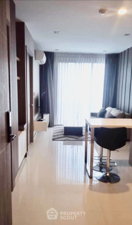 รูป คอนโด 1-ห้องนอน ที่ ทราเพโซ สุขุมวิท 16 ใกล้ MRT ศูนย์การประชุมแห่งชาติสิริกิติ์ (ID 2316824) - รูปที่ 1/15