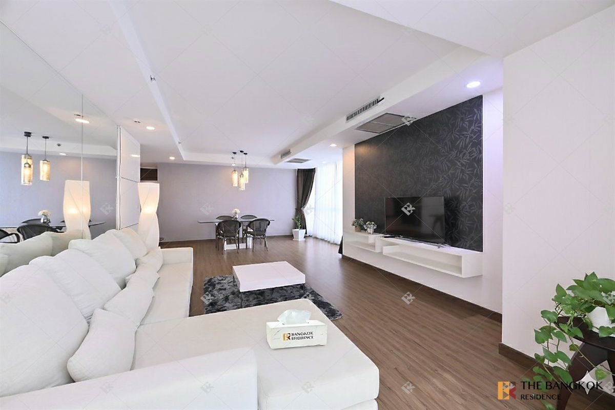 รูป The Rajdamri 💸 Unmatched Price! Fully Furnished ✨ Near BTS Chidlom - รูปที่ 2/10