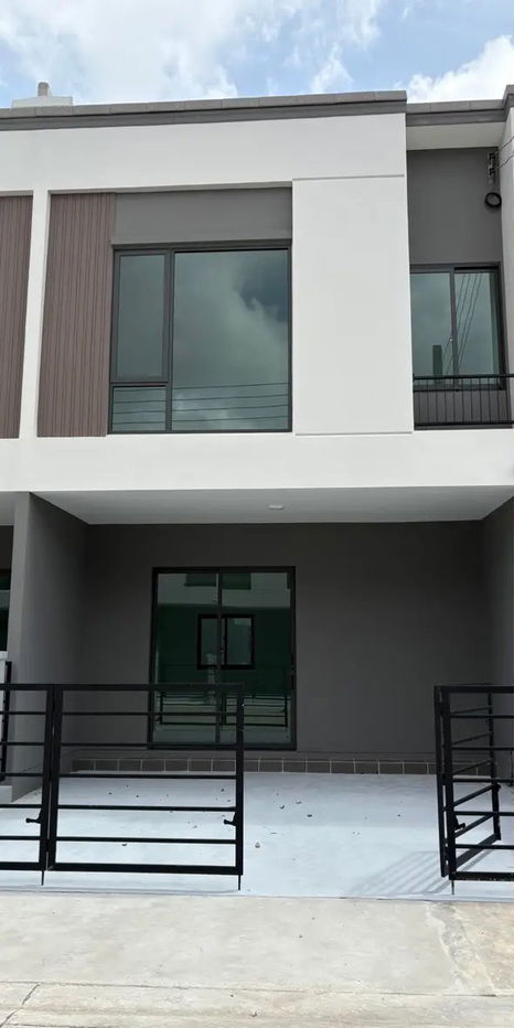 picture Townhome for Rent Pleno Sukhumvit-Bangna 3 (SPSAD3731) - 1/18