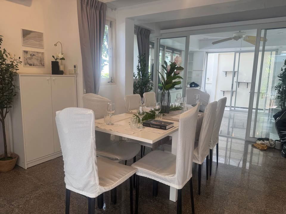 รูป HR3102ให้เช่าบ้านหลังมุม ตกแต่งหรู Renovate ใหม่ทั้งหลัง ใกล้ MRT ศรีลาซาล (เดินเพียง 9 นาที) | Pet Friendly  - รูปที่ 8/16