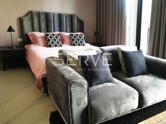 สตูดิโอ กั้นห้อง 45.19 ตร.ม. วิวสวน สุดยอดทำเลดีๆ คอนโดติด BTS เพลินจิต ที่ Noble Ploenchit / ให้เช่าคอนโด