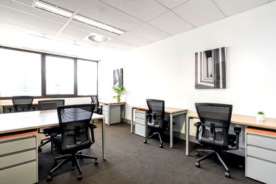 เช่าสำนักงาน วิทยาลัยพิบูลประชาสรรค์แผนกประถม : พื้นที่สำนักงานส่วนตัวที่ออกแบบตามความต้องการเฉพาะของธุรกิจของคุณที่ Regus Pearl Building