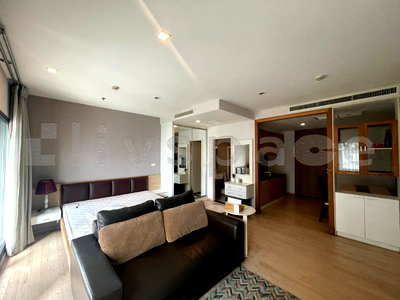 Condos for rent BTS Thong Lo (Thong Lor) : ▚ LE176ツ For Rent: Noble Remix Studio 40 sq.m.! 💎 Below Market Price High Floor Direct Link to BTS Thong Lo Only 20k!
