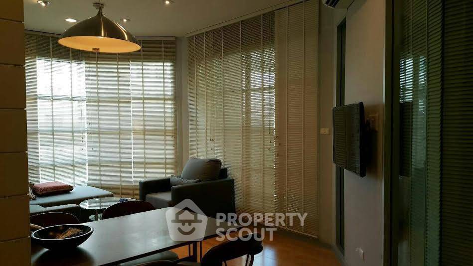 รูป คอนโด 2-ห้องนอน ที่ ซิตี้ สมาร์ท สุขุมวิท18 ใกล้ BTS อโศก (ID 884343) - รูปที่ 2/8