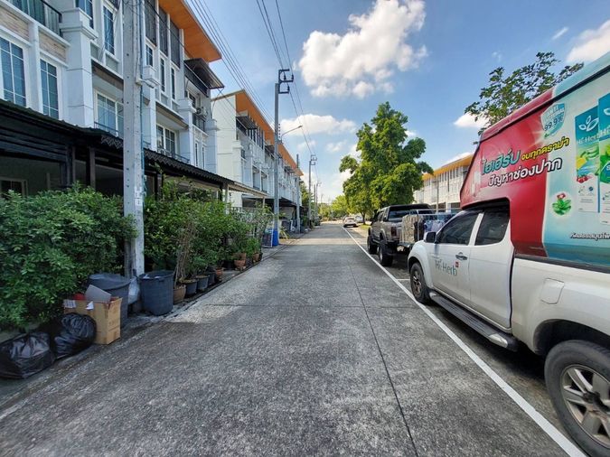5-bed townhouse for rent, 210 sqm, 23.3 sq wah, Golden Town 2 Ladprao - Kaset Nawamin