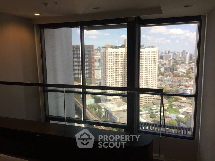 รูป ดูเพล็กซ์ 1-ห้องนอน ที่ ริทึ่ม สุขุมวิท 44/1 ใกล้ MRT คลองเตย (ID 950924) - รูปที่ 5/8