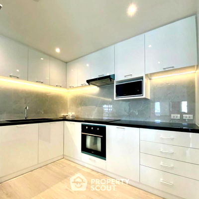 Condos for sale Silom Commercial College : 2-BR Condo at Silom Condominium near BTS Sala Daeng (ID 1981434)