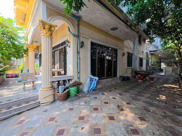 รูป แปลงใหญ่พร้อมบ้าน4ชั้น หายากแล้ว!!! ขายที่ดินพร้อมบ้าน4ชั้น ในซอยปากน้ำฝั่งเหนือ1 พื้นที่ 254 ตารางวา  เพียง 1นาทีถึงถนนใหญ่ พรานนก-กาญจนาภิเษก  - รูปที่ 10/13