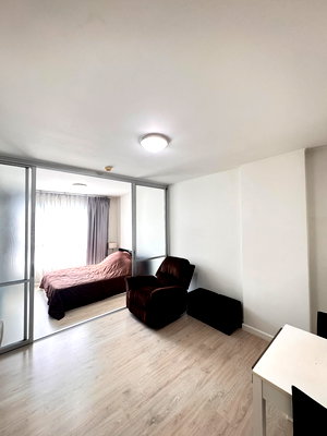 ขายคอนโด : ขายด่วน ดีคอนโดซายน์ ติดเซ็นทรัลเฟส ราคาดีมากกกก ชั้น8 : โทร 082-389-9314 (บู)