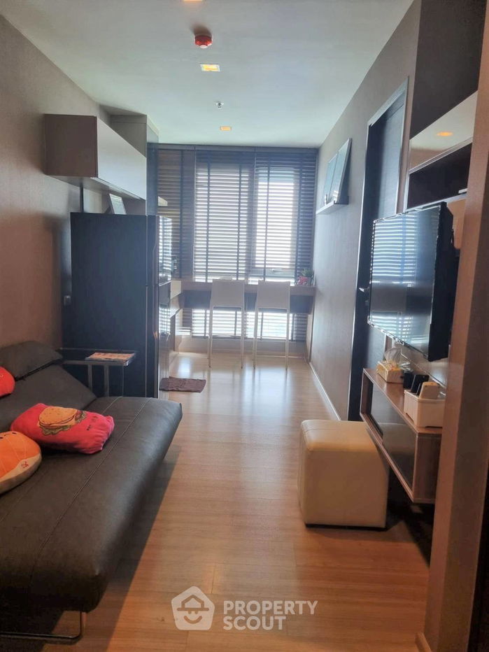 รูป คอนโด 1-ห้องนอน ที่ ริธึ่ม สาทร ใกล้ BTS สะพานตากสิน (ID 1405239) - รูปที่ 2/8