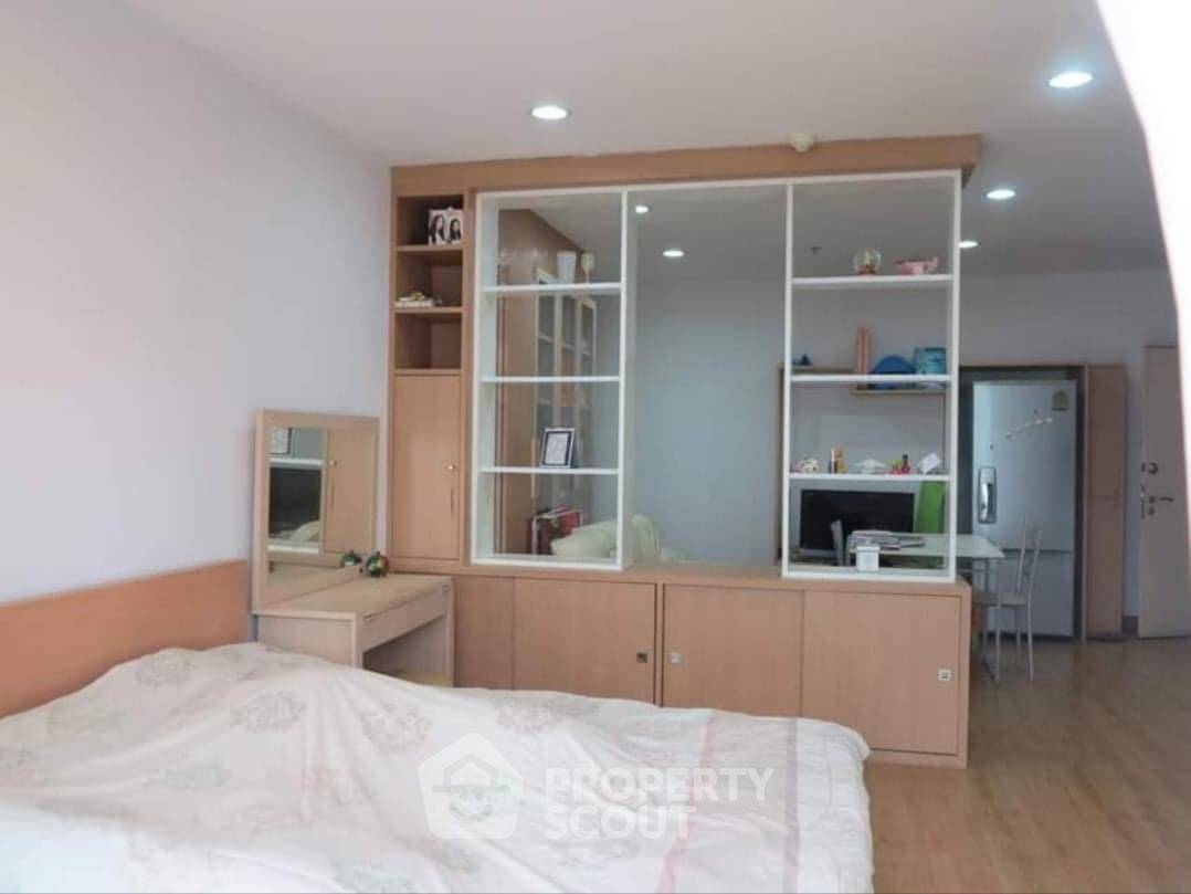 รูป คอนโด 1-ห้องนอน ที่ สีลมแกรนด์เทอเรส คอนโดมิเนียม ใกล้ BTS ศาลาแดง (ID 547017) - รูปที่ 3/11