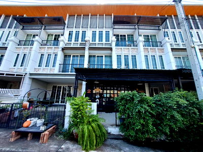 เช่าทาวน์โฮม เขตบึงกุ่ม : ให้เช่าทาวน์โฮม 3 ชั้น โกลเด้นทาวน์ ซ.นวมินทร์ 42 แยก 27 ,ซ.เกษตรนวมินทร์ 48,  5 ห้องนอน 4 ห้องน้ำ ต่อเติมครบ ไซส์ใหญ่ที่สุดในโครงการ