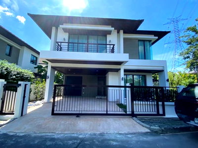 บ้านเดี่ยวให้เช่า : HR3096ให้เช่าบ้านเดี่ยว หลังมุม ติดสวน ลมเย็นสบาย หมู่บ้านเลควิวพาร์ค (Lake View Park) ใกล้เมกาบางนา