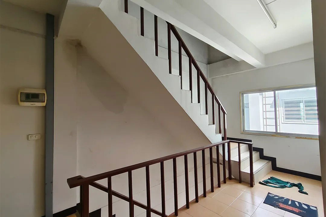 รูป ขายอาคารพาณิชย์ 3.5 ชั้น 2 คูหา ตลาดไอยรา 2 | ติดตลาดสด ทำเลค้าขาย คลองหลวง - รูปที่ 12/13