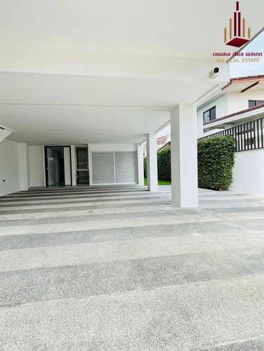 ให้เช่าโฮมออฟฟิศ 3 ห้องนอน 400 ตร.ม. 54 ตร.ว. ลักซ์ 35 รัชดา-ลาดพร้าว