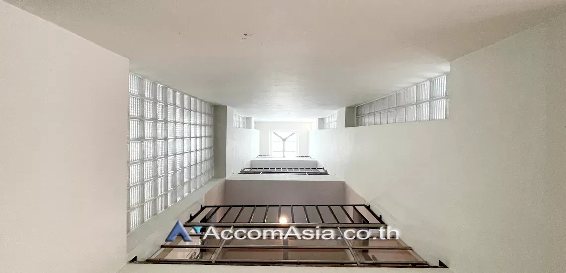 picture 🔼🔽 AccomA 📩  3 BR Townhouse @Modern style (13000997) - 6/20