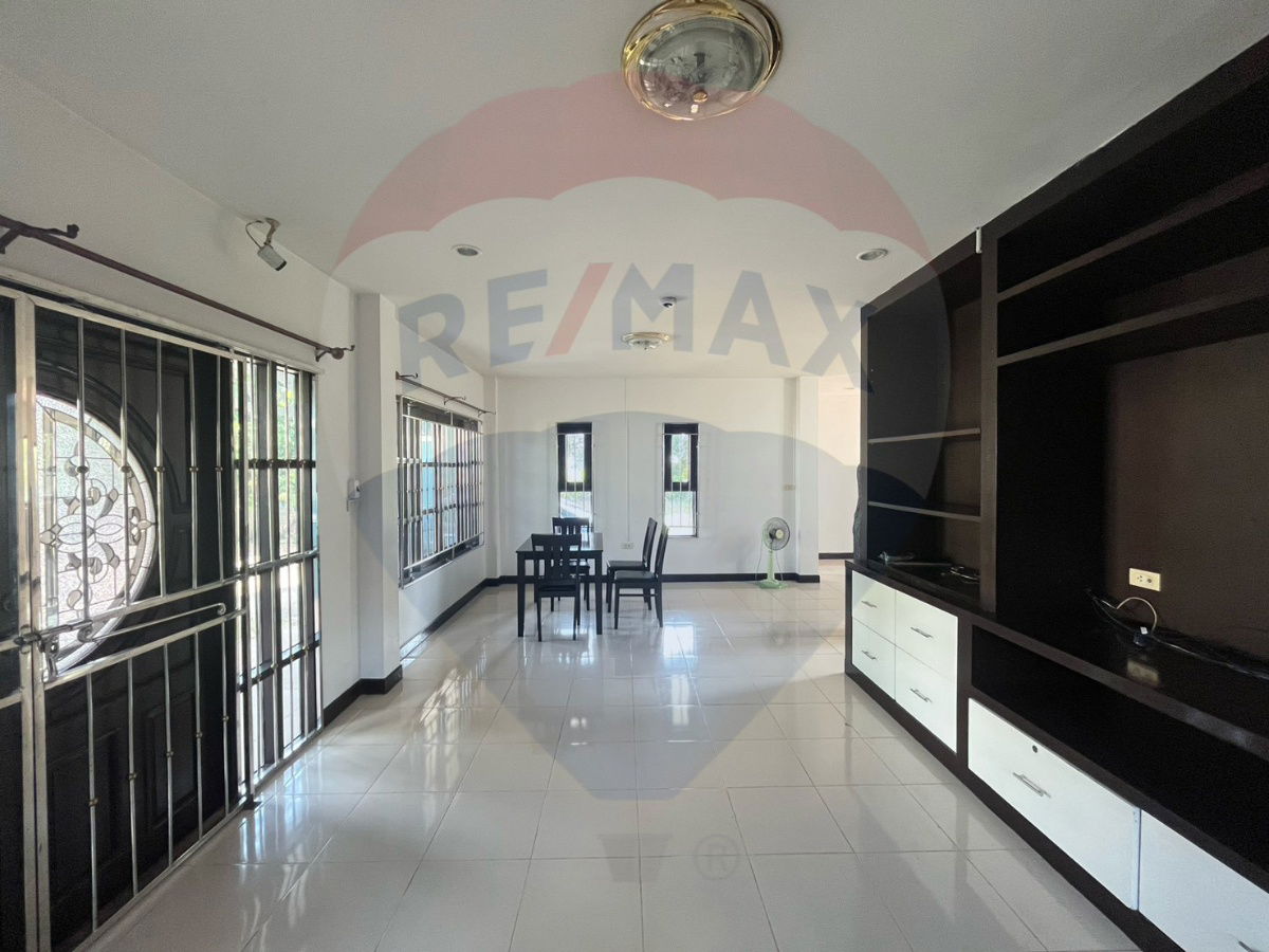 รูป ขายบ้านเดี่ยวรีโนเวทใหม่ ใกล้มฟล.ศูนย์การแพทย์แม่ฟ้าหลวง - รูปที่ 6/33