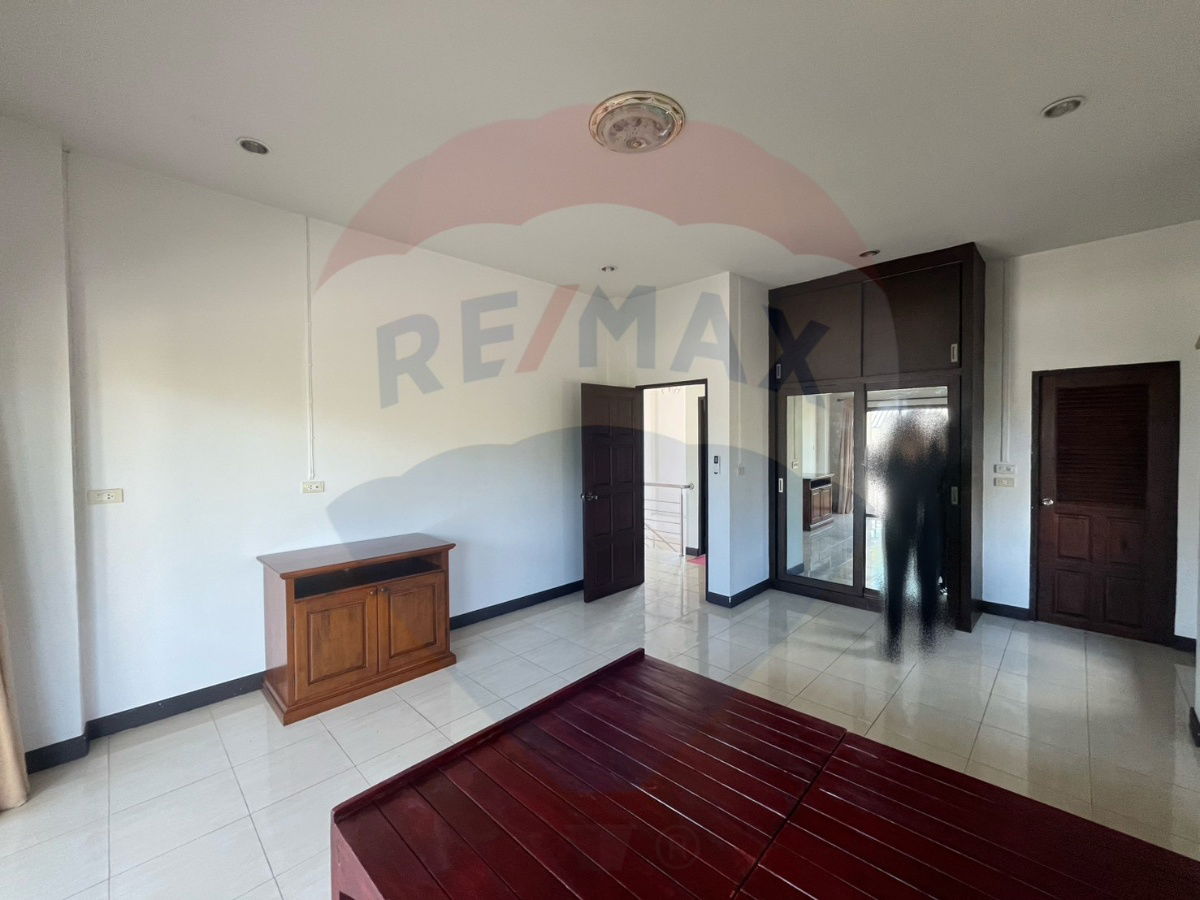 รูป ขายบ้านเดี่ยวรีโนเวทใหม่ ใกล้มฟล.ศูนย์การแพทย์แม่ฟ้าหลวง - รูปที่ 24/33