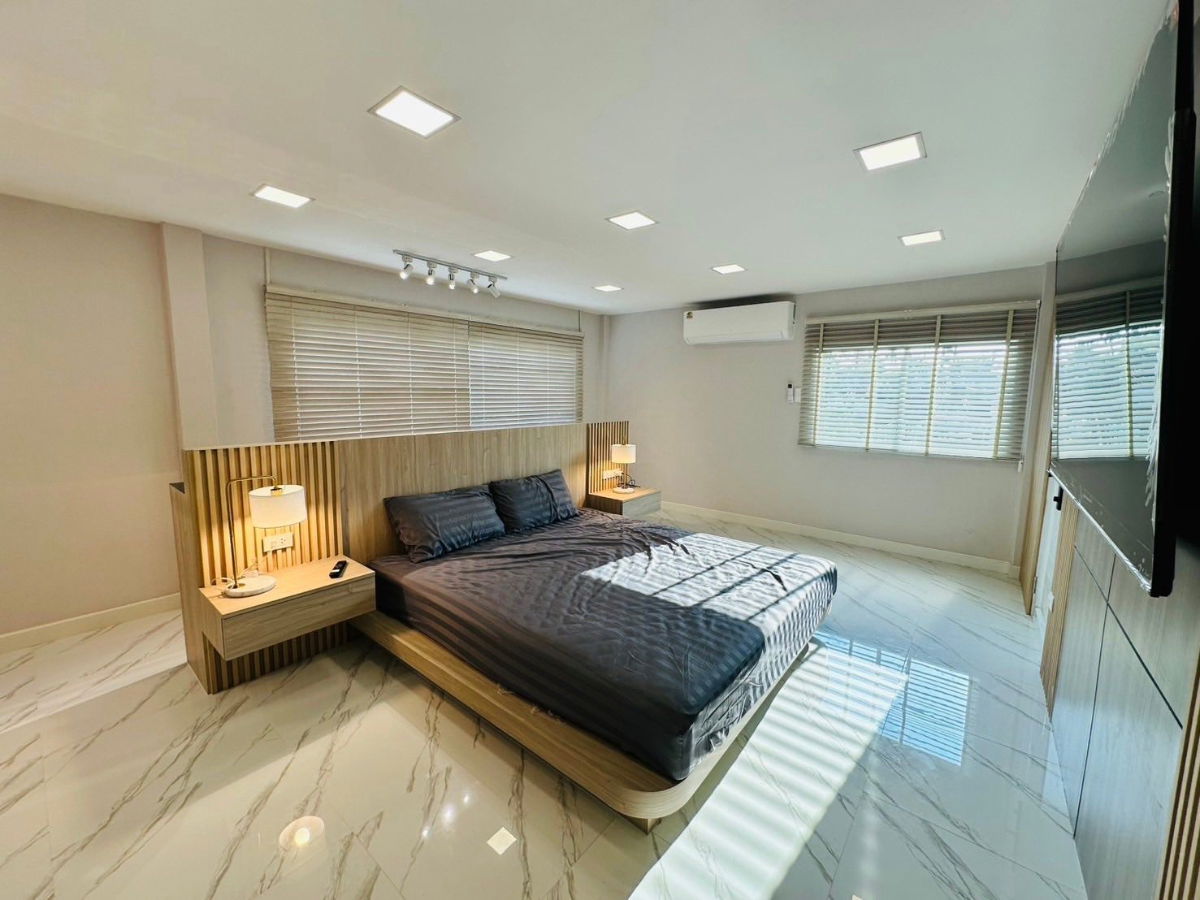 รูป 🏡 ให้เช่าบ้านเดี่ยว 2 ชั้น หลังมุม | ห้วยขวาง | พร้อมเข้าอยู่ 🚇 ใกล้ MRT ห้วยขวาง 🏨 อนุญาตปล่อยเช่าต่อ ทำ Airbnb ได้ - รูปที่ 5/25