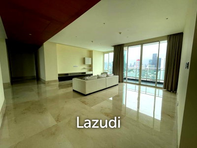 ขายคอนโด : 220.0 ตร.ม.  3 ห้องนอน  4 ห้องน้ำ คอนโดสำหรับ ขาย & เช่าใน สีลม