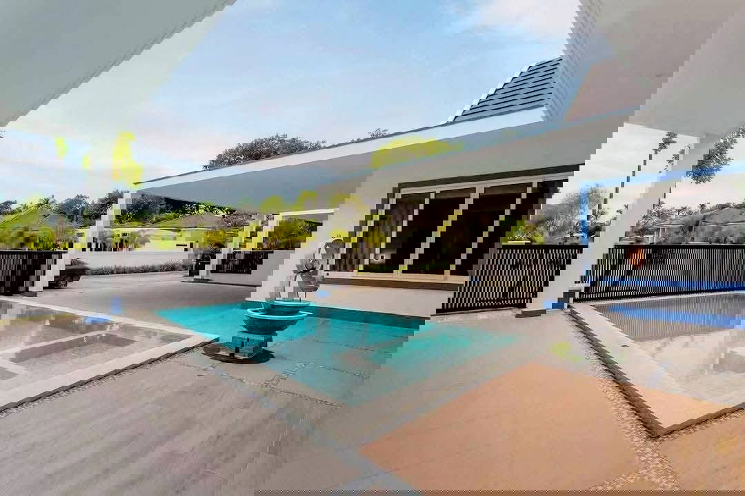 รูป บ้านพูลวิลล่าใหม่ 5 ห้องนอน 5 ห้องน้ำ พร้อมอยู่ ต.โป่ง พัทยา ราคาพิเศษเพียง 8.98 ล้าน - รูปที่ 4/11