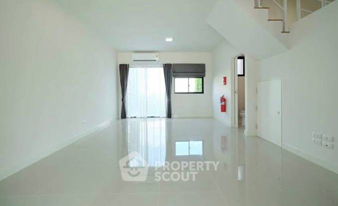 รูป ทาวน์เฮาท์ 3-ห้องนอน ใน ประเวศ (ID 1954014) - รูปที่ 1/12