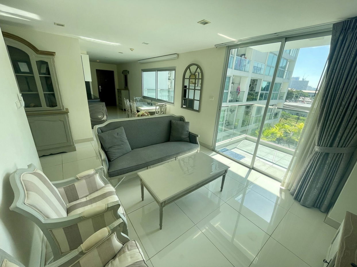 picture Spacious 2-Bed Condominium for Rent – Park Royal 3, Pratumnak - 1/14