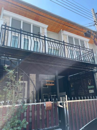 ให้เช่าทาวน์โฮม 3 ห้องนอน โกลเด้น ทาวน์ รามอินทรา - คู้บอน