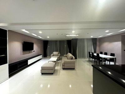 Condos for rent : For Rent The Star Hill Condo, a luxury condo on canal road  Brand new, fully furnished 2-beds Tel. 098-9690236 Janny