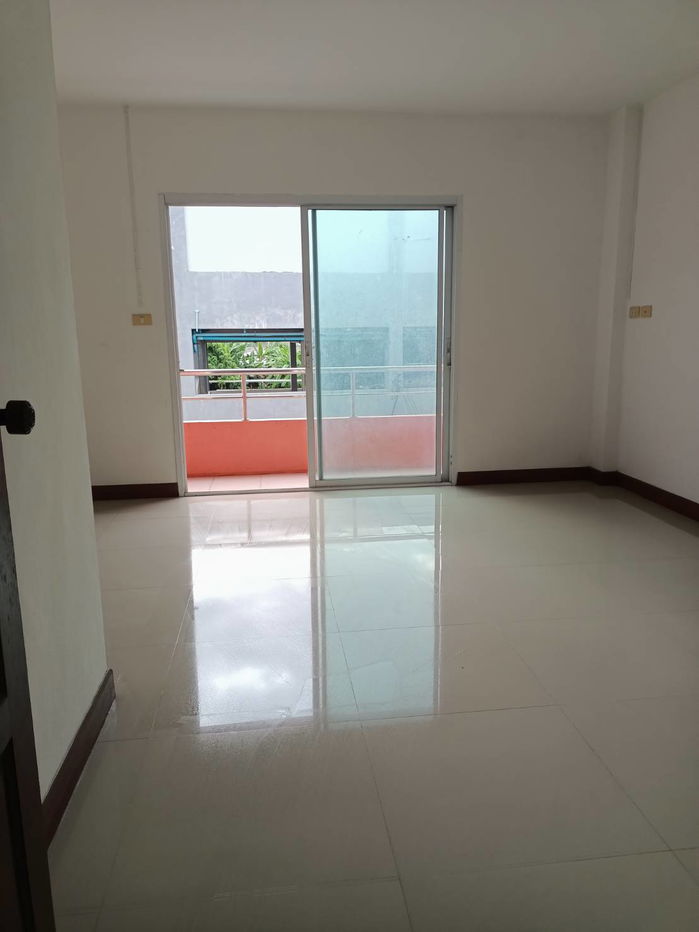 รูป ตึกแถว เนื้อที่ทั้งหมด 74 ตารางเมตร 122/22 โครงการตลาดพลาซ่า(หาดใหญ่ใน) ตำบลหาดใหญ่ อำเภอหาดใหญ่ สงขลา ราคา 5,184,000 บาท - รูปที่ 10/13