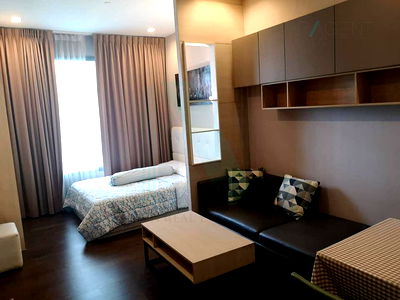 เช่าคอนโด BTS อโศก : 🎉 ให้เช่าคอนโด คิว อโศก อาคาร 1 ชั้น 21 สตูดิโอ ขนาด 30.00 ตรม ใกล้ MRT สถานีเพชรบุรี