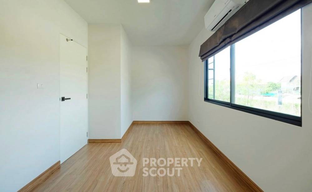 รูป ทาวน์เฮาท์ 3-ห้องนอน ใน ประเวศ (ID 1954014) - รูปที่ 2/12