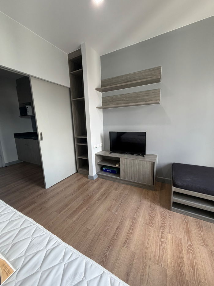 รูป T113 ให้เช่าคอนโด Chapter One Midtown Ladprao24 (แชปเตอร์ วัน มิดทาวน์ ลาดพร้าว24) ห้องมุม ห้องสวย เฟอร์ครบ มีเครื่องซักผ้า พร้อมอยู่ - รูปที่ 4/13