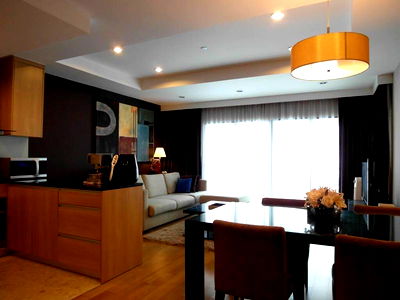 คอนโดให้เช่า : Sathorn Gardens 2 Bedroom, MRT Silom (Condo For Rent) 