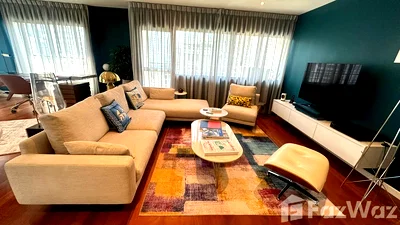 Condos for sale : Beautifully Renovated Spacious 1 Bedroom 5934541