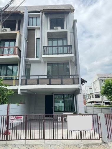 ให้เช่าทาวน์โฮม 5 ห้องนอน 225 ตร.ม. 24.6 ตร.ว. อารียา แมนดารีนา สุขุมวิท 77