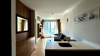 Condos for rent : Condo for rent, Rhythm Sathorn, Building N, 25th floor, 1 bedroom, 45.00 sq m, near Taksin Bridge.