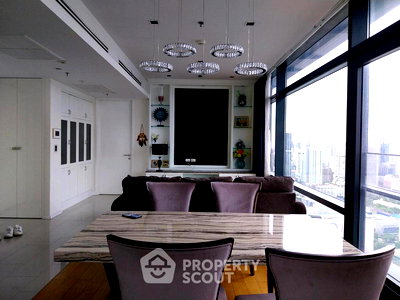 Condos for sale Din Daeng Road : 2-BR Condo at Circle Living Prototype New Petchburi near MRT Phetchaburi (ID 2486899)