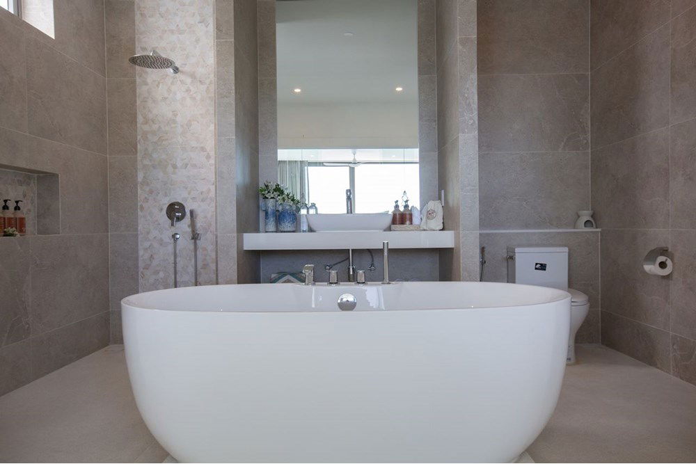 รูป [920121057-170] STUNNING 4-BEDROOM SEAVIEW VILLA FOR RENT - รูปที่ 15/62