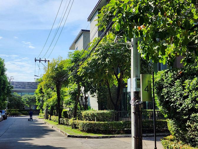 ขายบ้านเดี่ยว 5 ห้องนอน 409 ตร.ม. 65.7 ตร.ว. โซล เอกมัย - ลาดพร้าว
