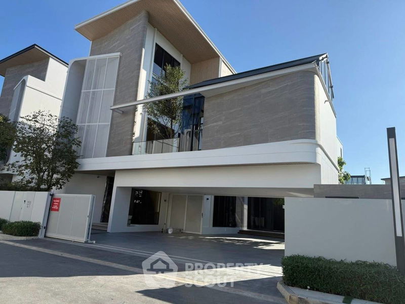 Houses for sale : 5-BR House at Vive Krungthep Kreetha close to Krungthep Kreetha (ID 2489185)