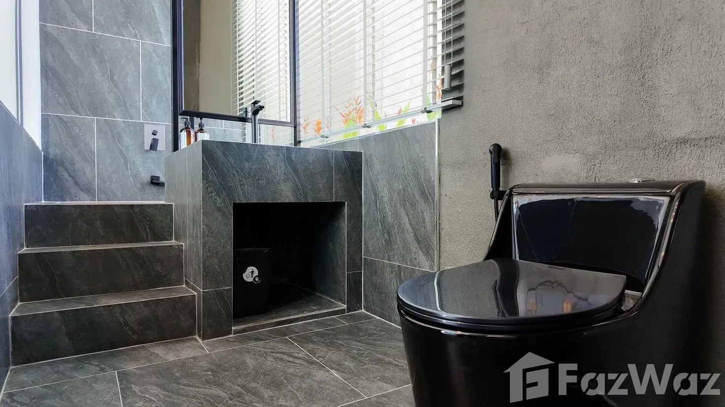 picture Exclusive Prime Investment Opportunity 5728803 - 8/21