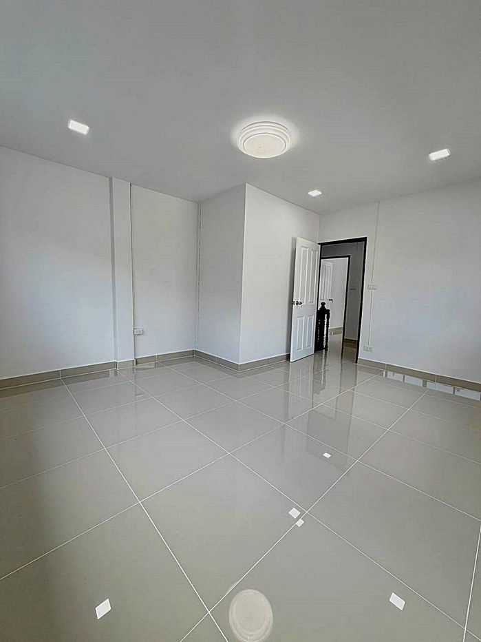 รูป บ้านสวย หลังมุม ทำเลในเมืองนนทบุรี  ใกล้บิ๊กซี ติวานนท์ ใกล้ท่าน้ำนนท์ ใกล้กระทรวงสาธาณสุข  ใกล้ MRT สายสีม่วง - รูปที่ 15/17