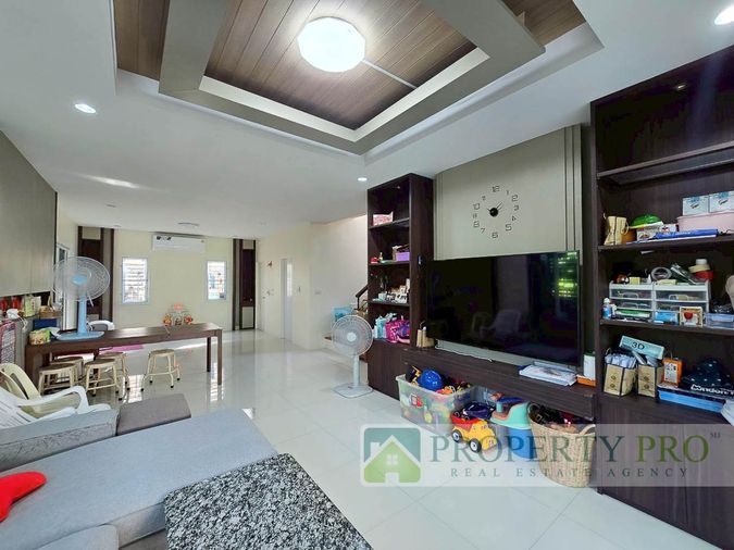 4-bed house for sale, 200 sqm, 55.5 sq wah, Krongthong Tropical Chaloem Phrakiat Rama 9