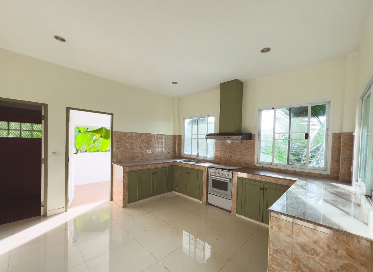 รูป ขายบ้านเดี่ยว พร้อมสระว่ายน้ำ พื้นที่กว้างมากกว่า 1 ไร่ - รูปที่ 19/32